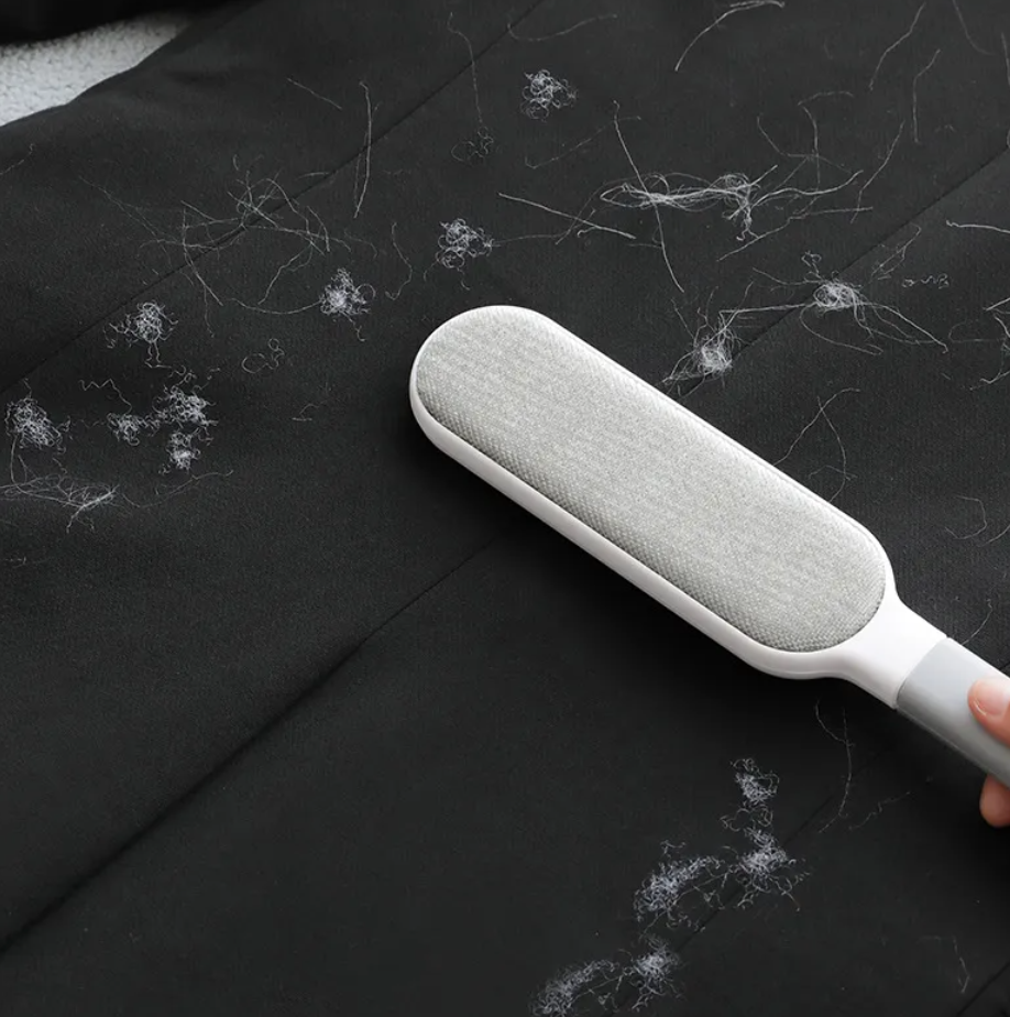 Yumi & Co. Reusable Fur Brush