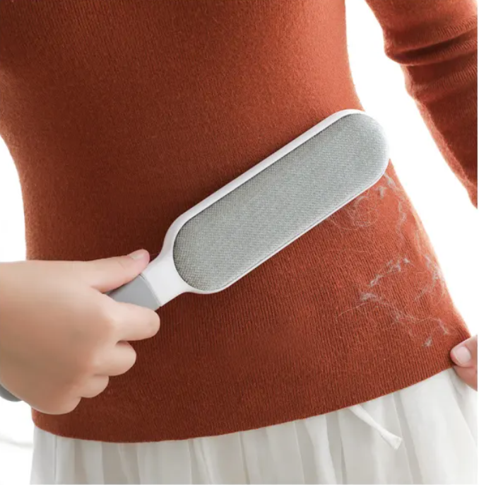 Yumi & Co. Reusable Fur Brush